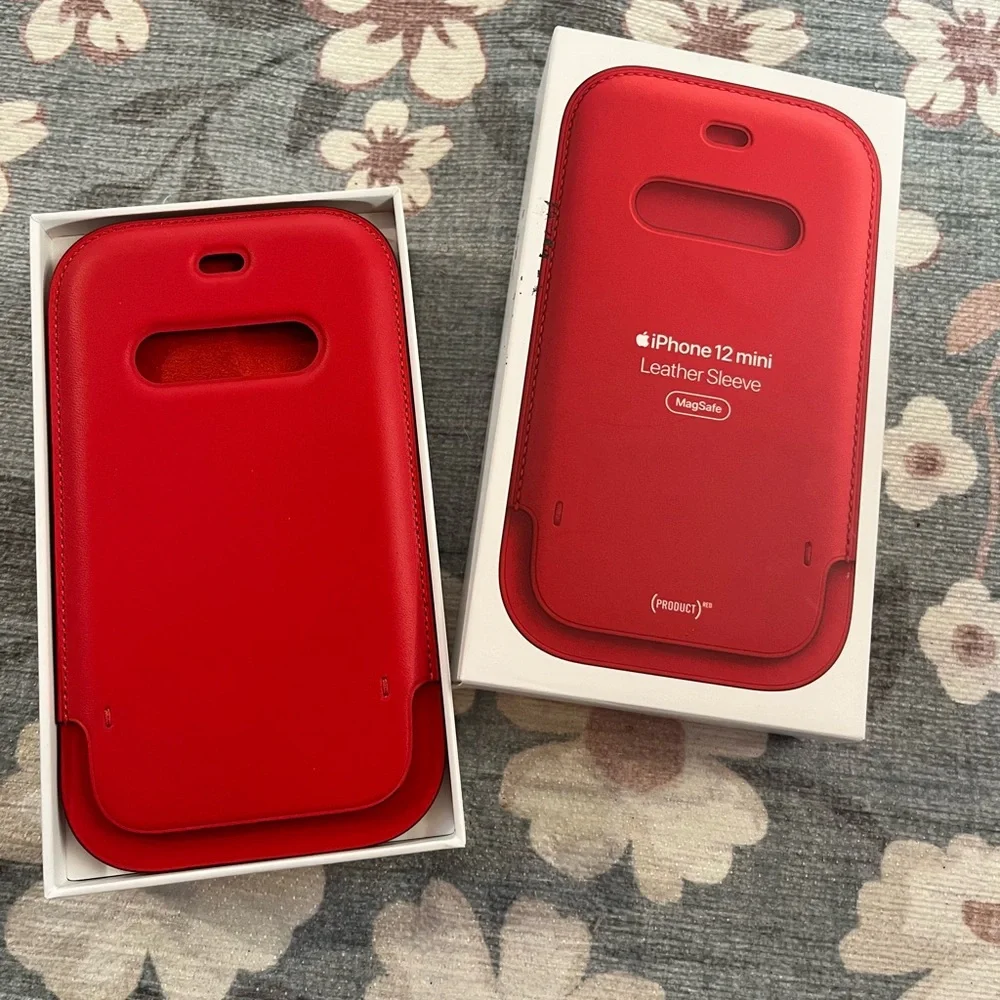 New Apple Bundle iPhone 12 Mini Leather Sleeve (PRODUCT)RED + iPad Smart Folio